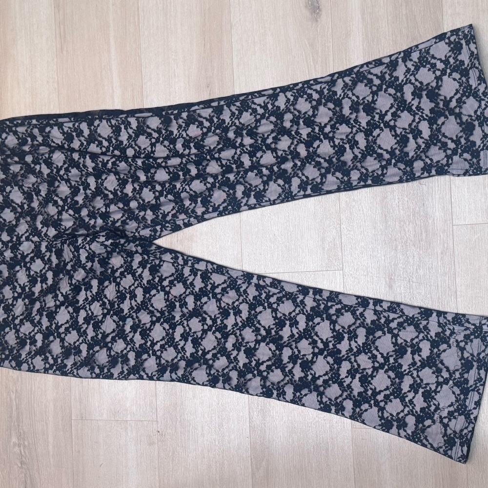 Black and cream Lace Patterned Pants